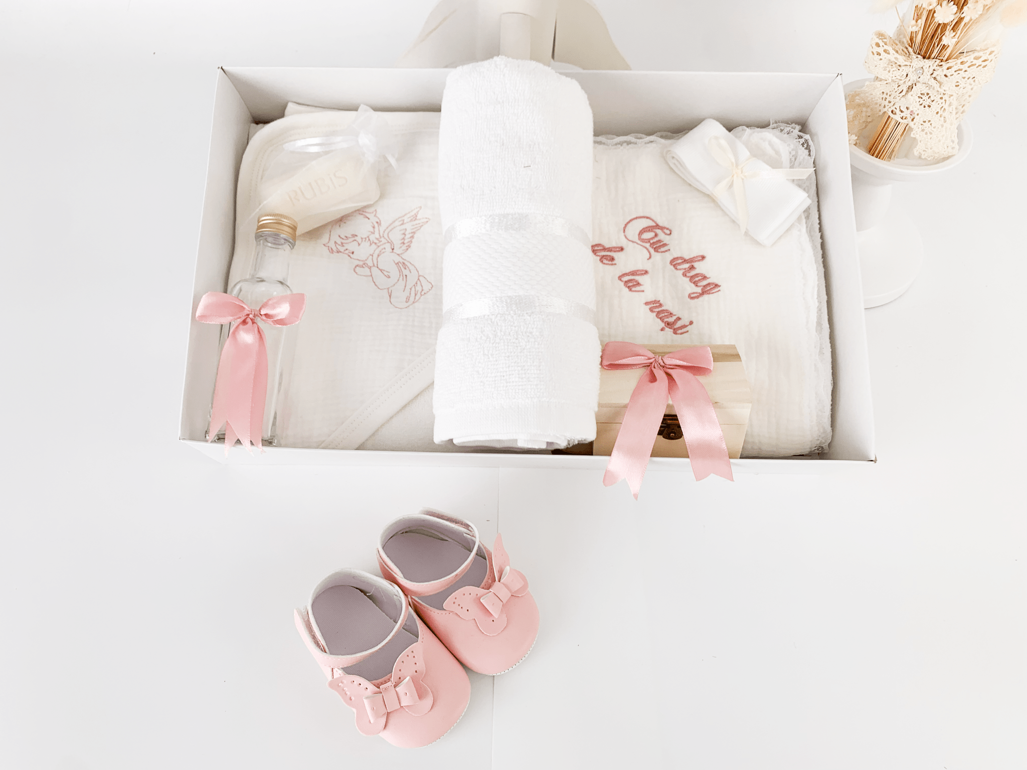 Trusou botez complet cu rochita eleganta si lumanare personalizata hand made - Anelys - Botez bebelusi