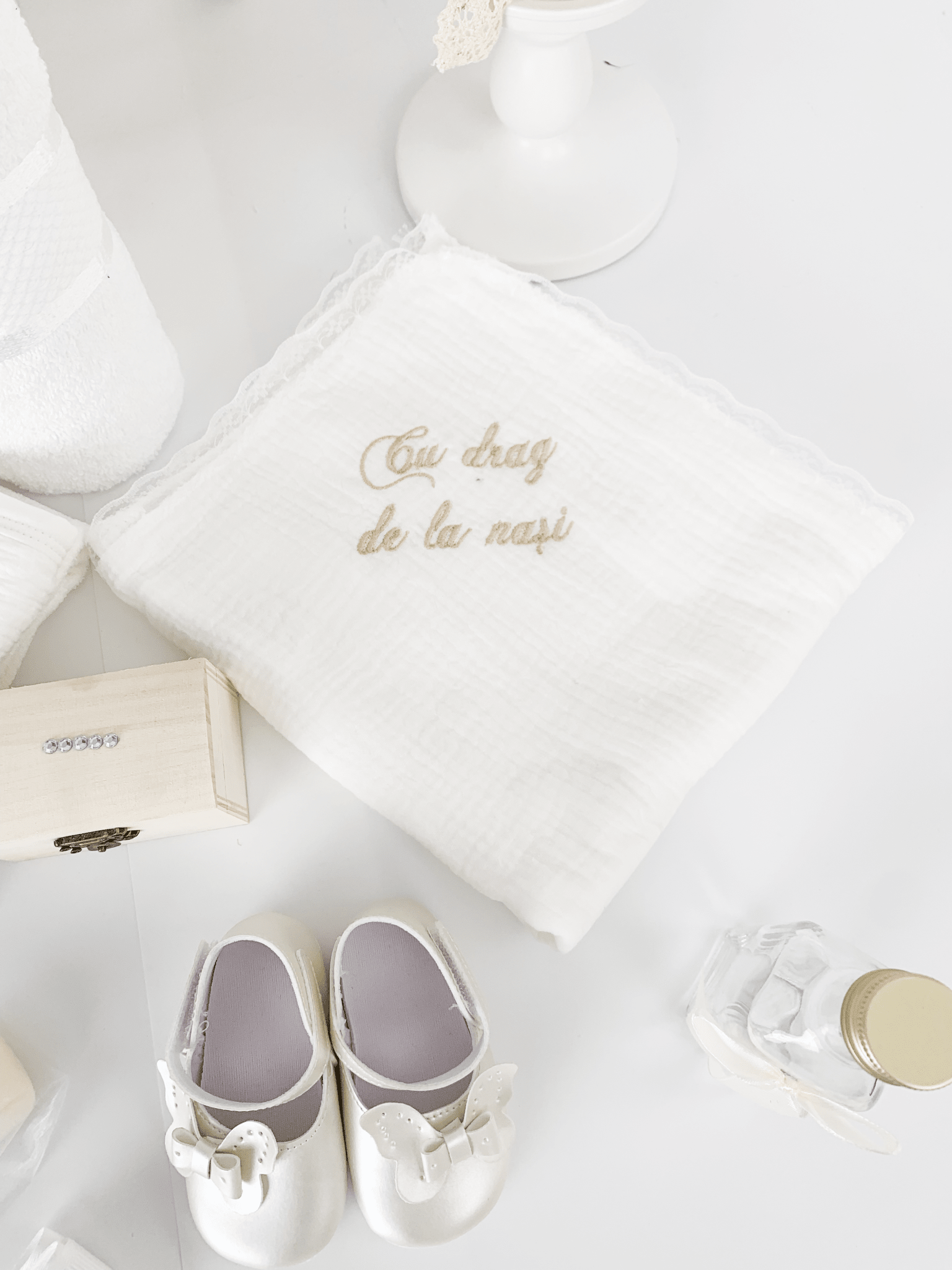 Trusou botez complet cu rochita eleganta si lumanare personalizata hand made - Ania - Botez bebelusi