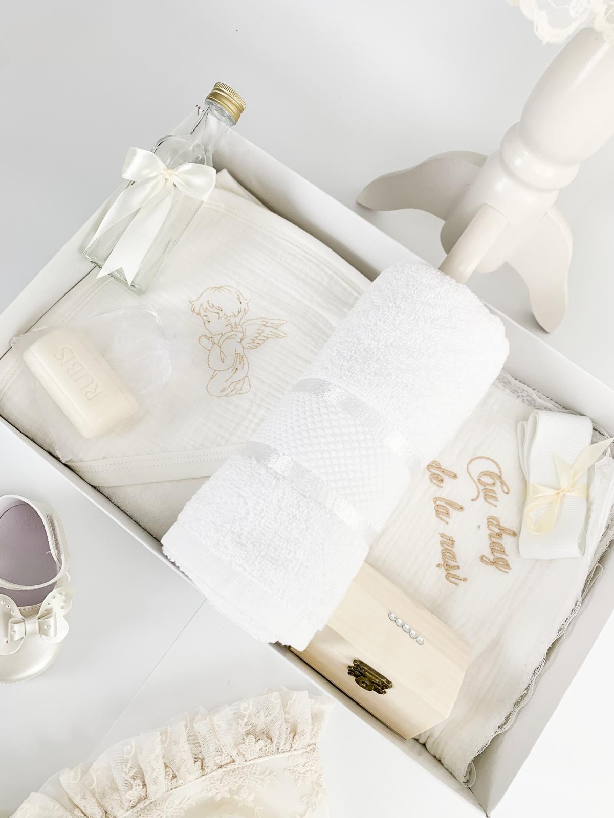 Trusou botez complet cu rochita eleganta si lumanare personalizata hand made - Crinuta - Botez bebelusi