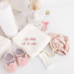 Trusou botez complet cu rochita eleganta si lumanare personalizata hand made - Danina - Botez bebelusi