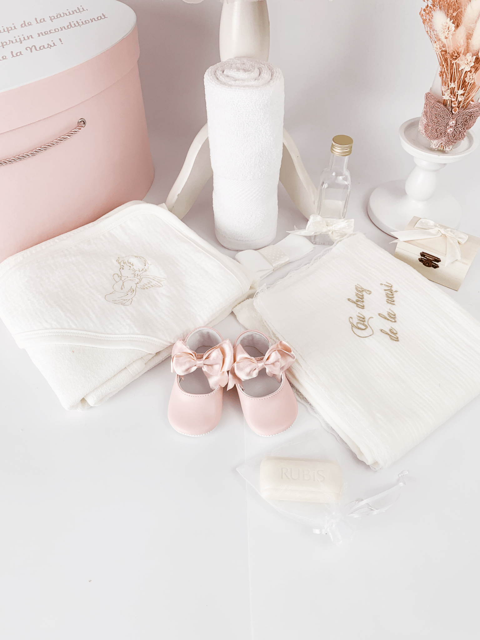 Trusou botez complet cu rochita eleganta si lumanare personalizata hand made - Genevive - Botez bebelusi
