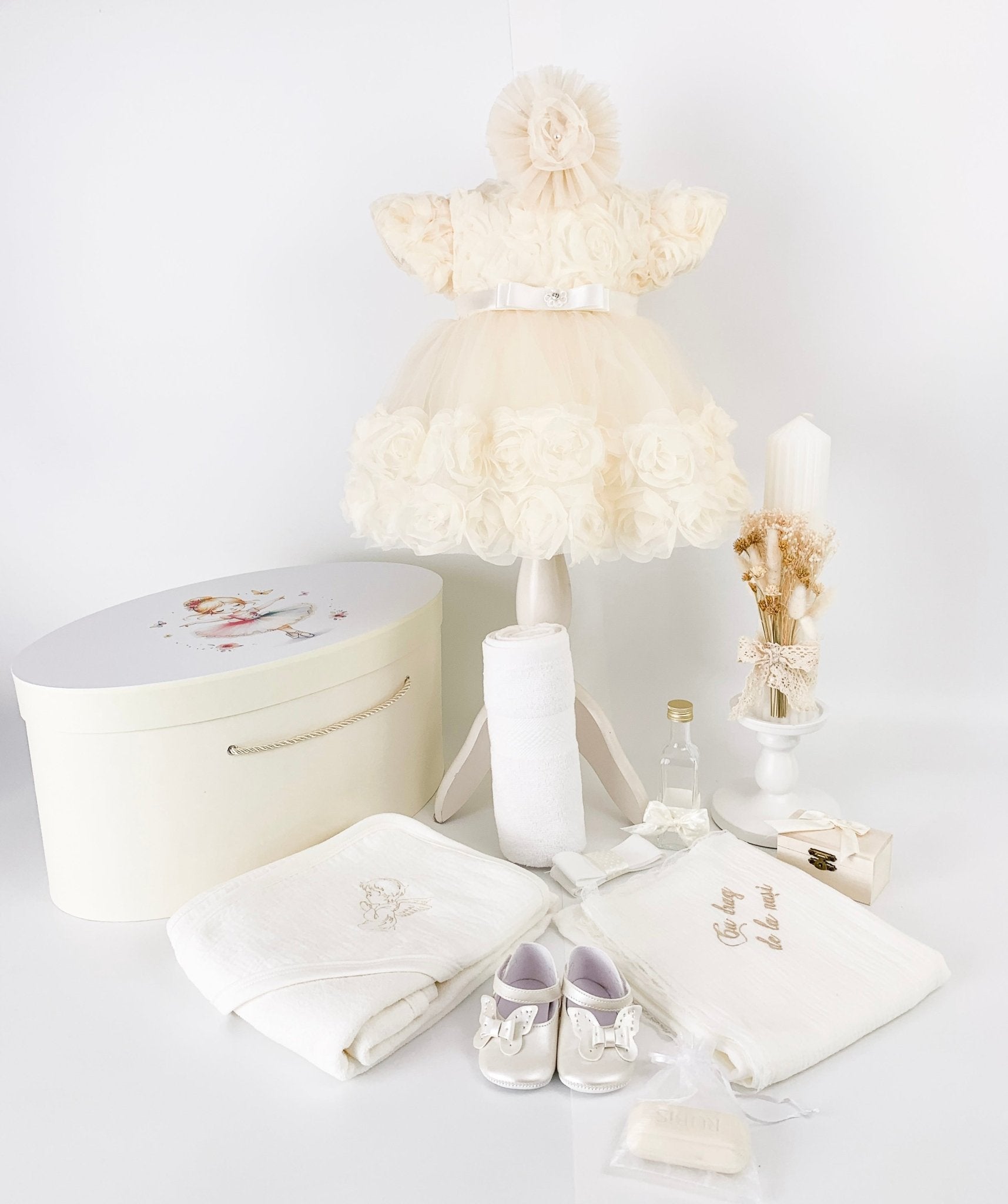 Trusou botez complet cu rochita eleganta si lumanare personalizata hand made - Gineva - Botez bebelusi