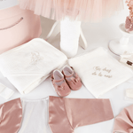 Trusou botez complet cu rochita eleganta si lumanare personalizata hand made - Olimpia - Botez bebelusi