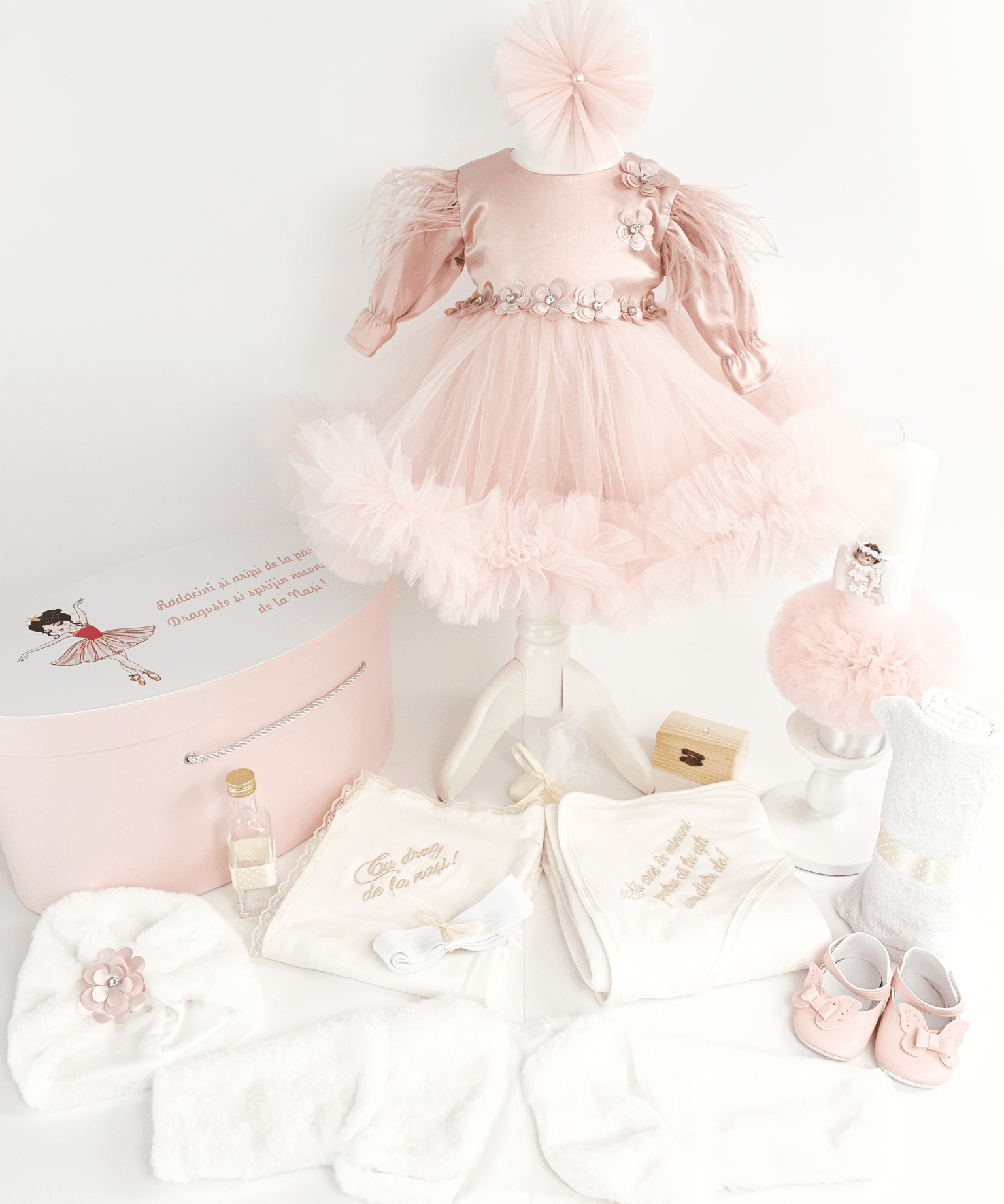 Trusou botez complet cu rochita eleganta si lumanare personalizata manual - Adelaide - Botez bebelusi
