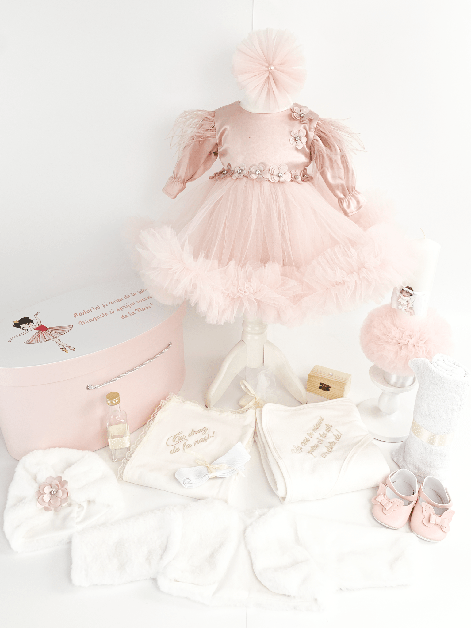 Trusou botez complet cu rochita eleganta si lumanare personalizata manual - Adelaide - Botez bebelusi