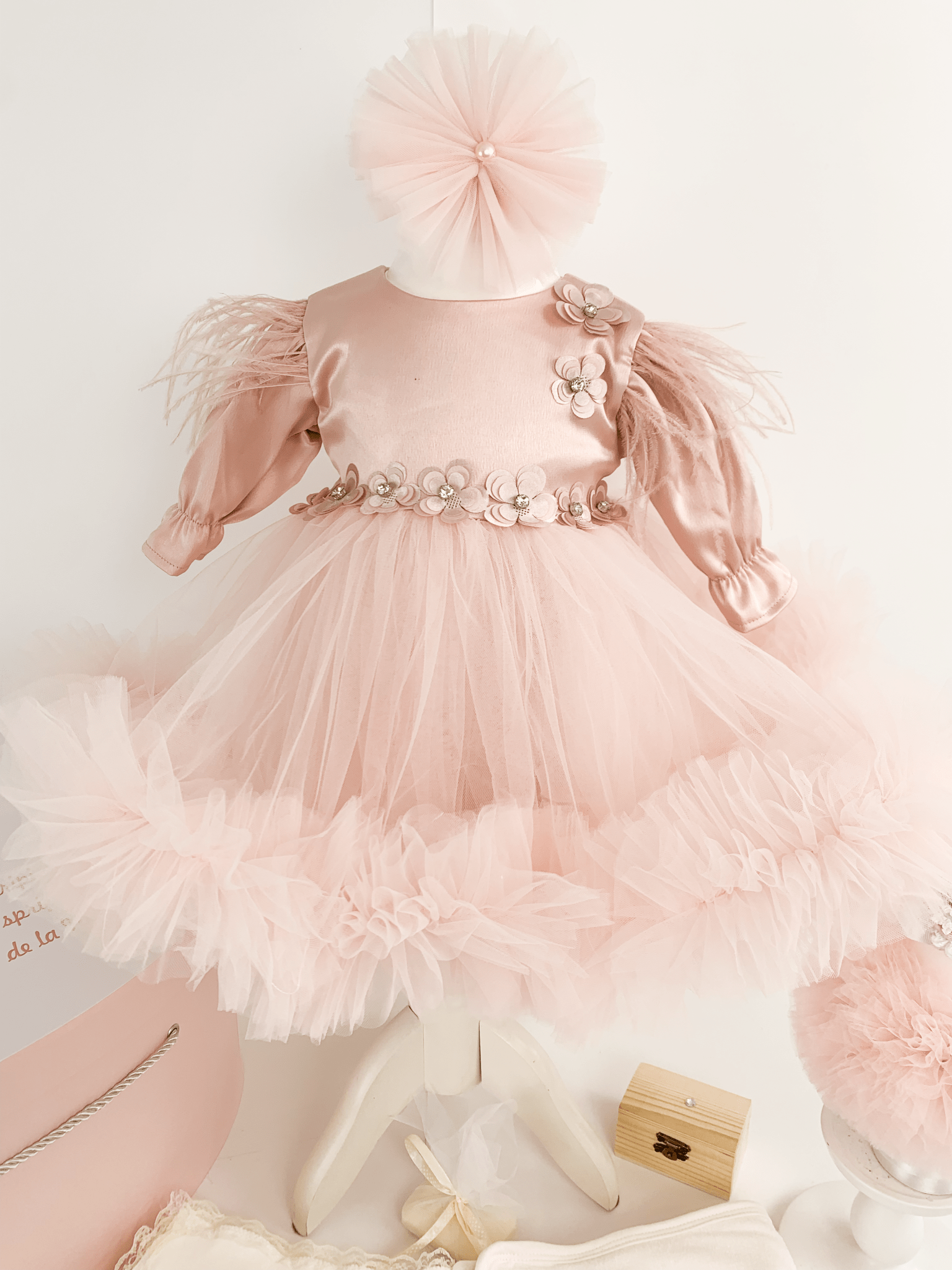 Trusou botez complet cu rochita eleganta si lumanare personalizata manual - Adelaide - Botez bebelusi