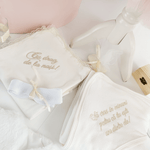 Trusou botez complet cu rochita eleganta si lumanare personalizata manual - Adelaide - Botez bebelusi