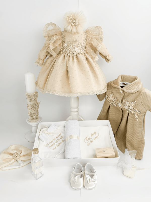 Trusou botez complet cu rochita eleganta si lumanare personalizata manual - Aurelia - Botez bebelusi
