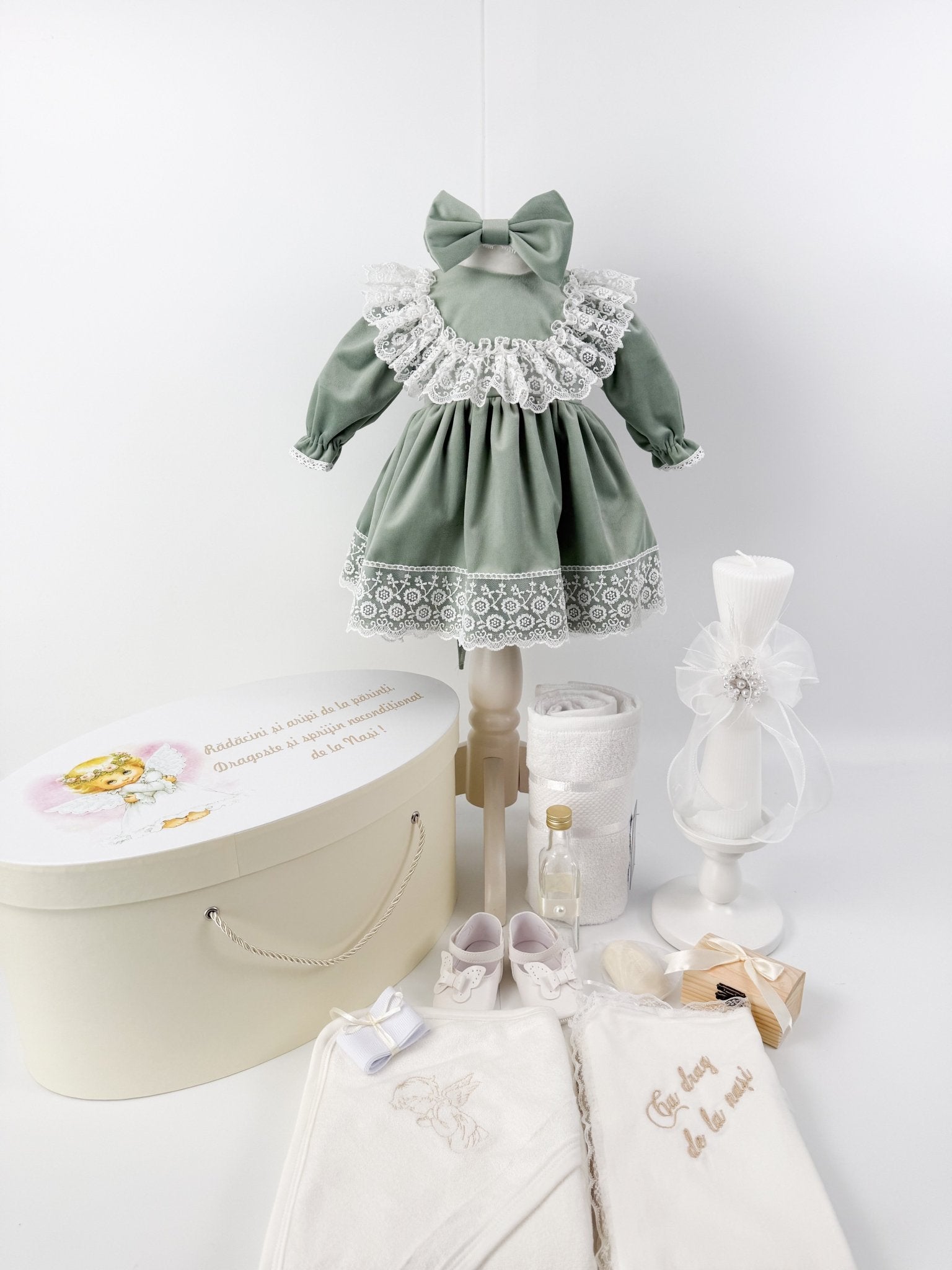 Trusou botez complet cu rochita eleganta si lumanare personalizata manual - Carmenuta - Botez bebelusi