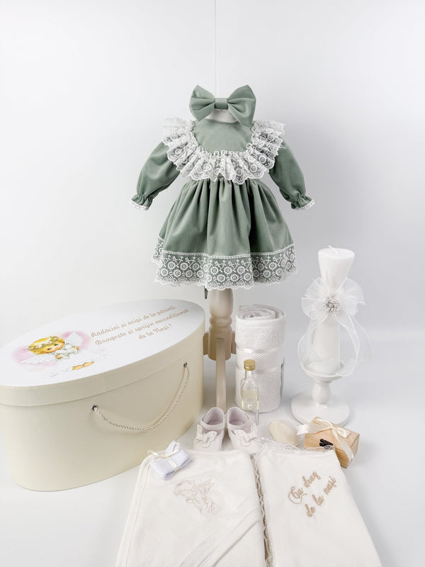 Trusou botez complet cu rochita eleganta si lumanare personalizata manual - Carmenuta - Botez bebelusi