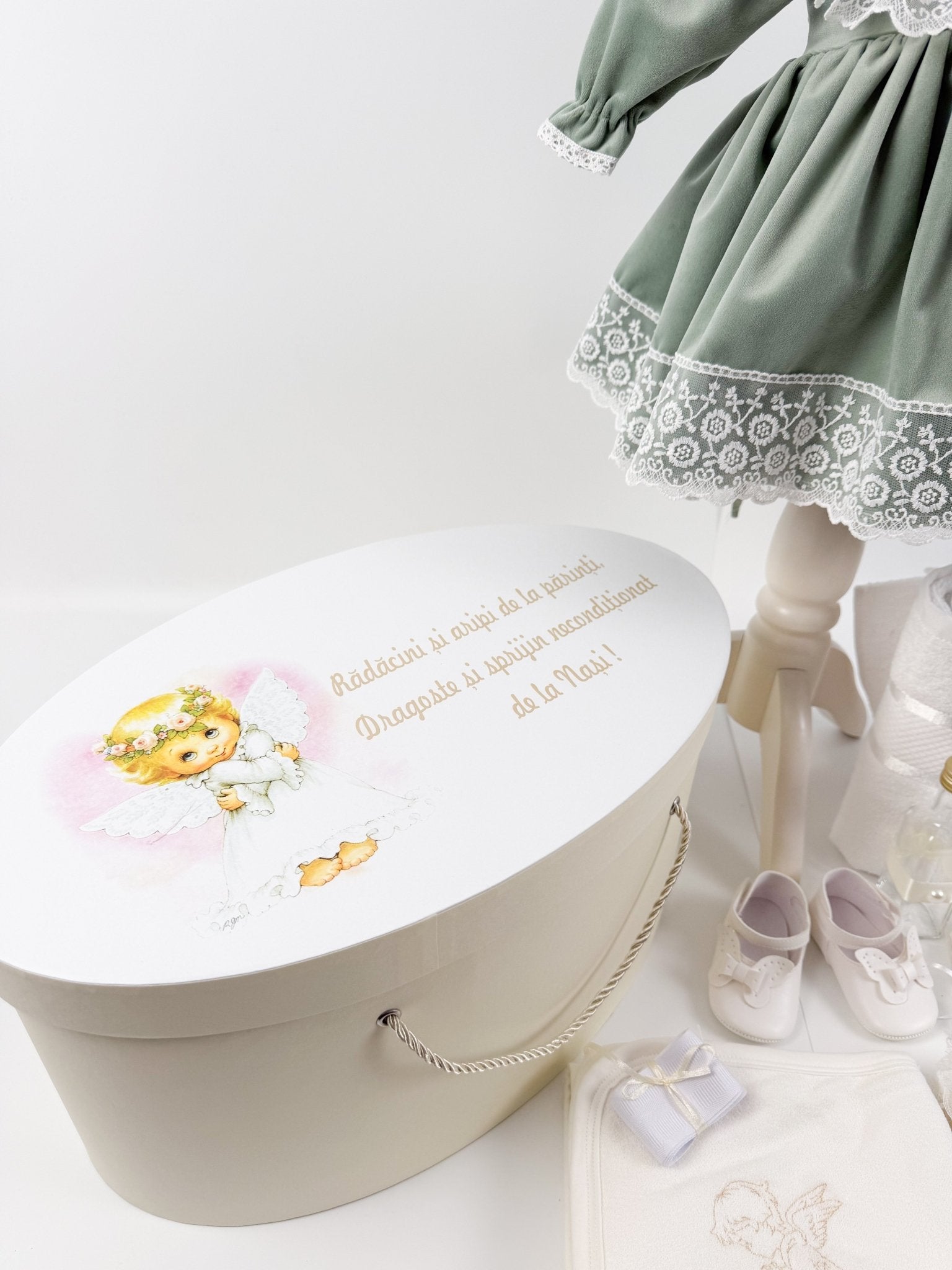 Trusou botez complet cu rochita eleganta si lumanare personalizata manual - Carmenuta - Botez bebelusi