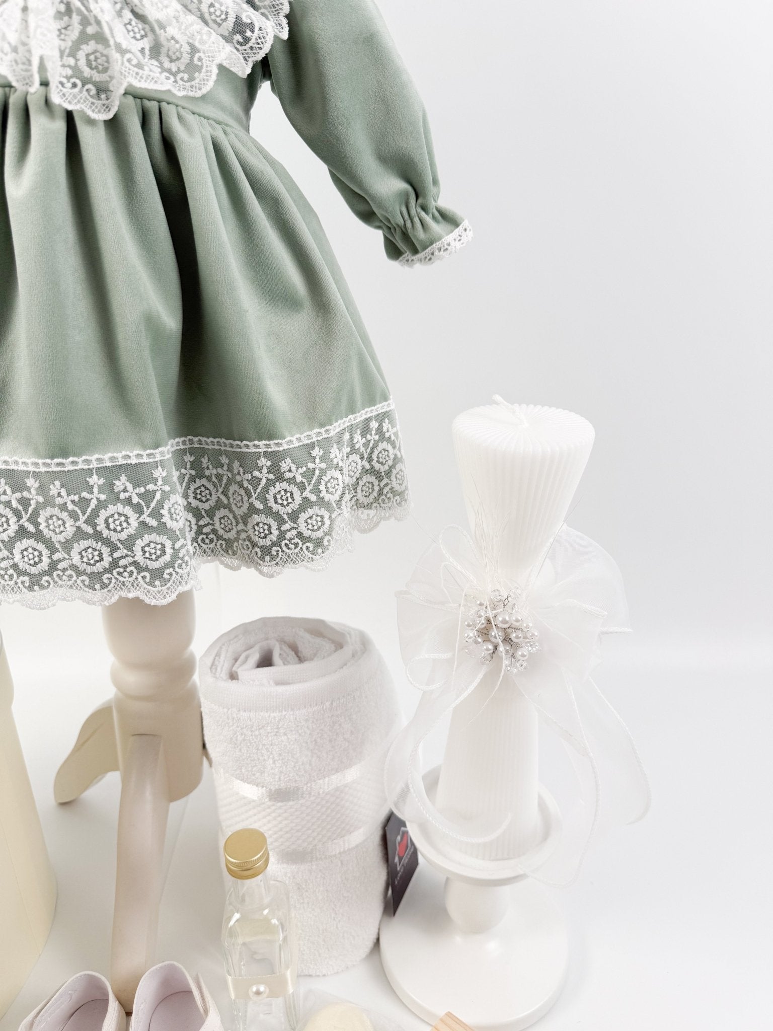 Trusou botez complet cu rochita eleganta si lumanare personalizata manual - Carmenuta - Botez bebelusi