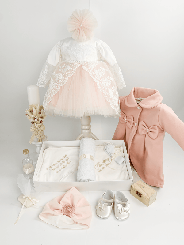 Trusou botez complet cu rochita eleganta si lumanare personalizata manual - Claire - Botez bebelusi