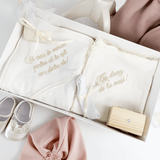 Trusou botez complet cu rochita eleganta si lumanare personalizata manual - Cristinica - Botez bebelusi