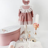 Trusou botez complet cu rochita eleganta si lumanare personalizata manual - Dya - Botez bebelusi