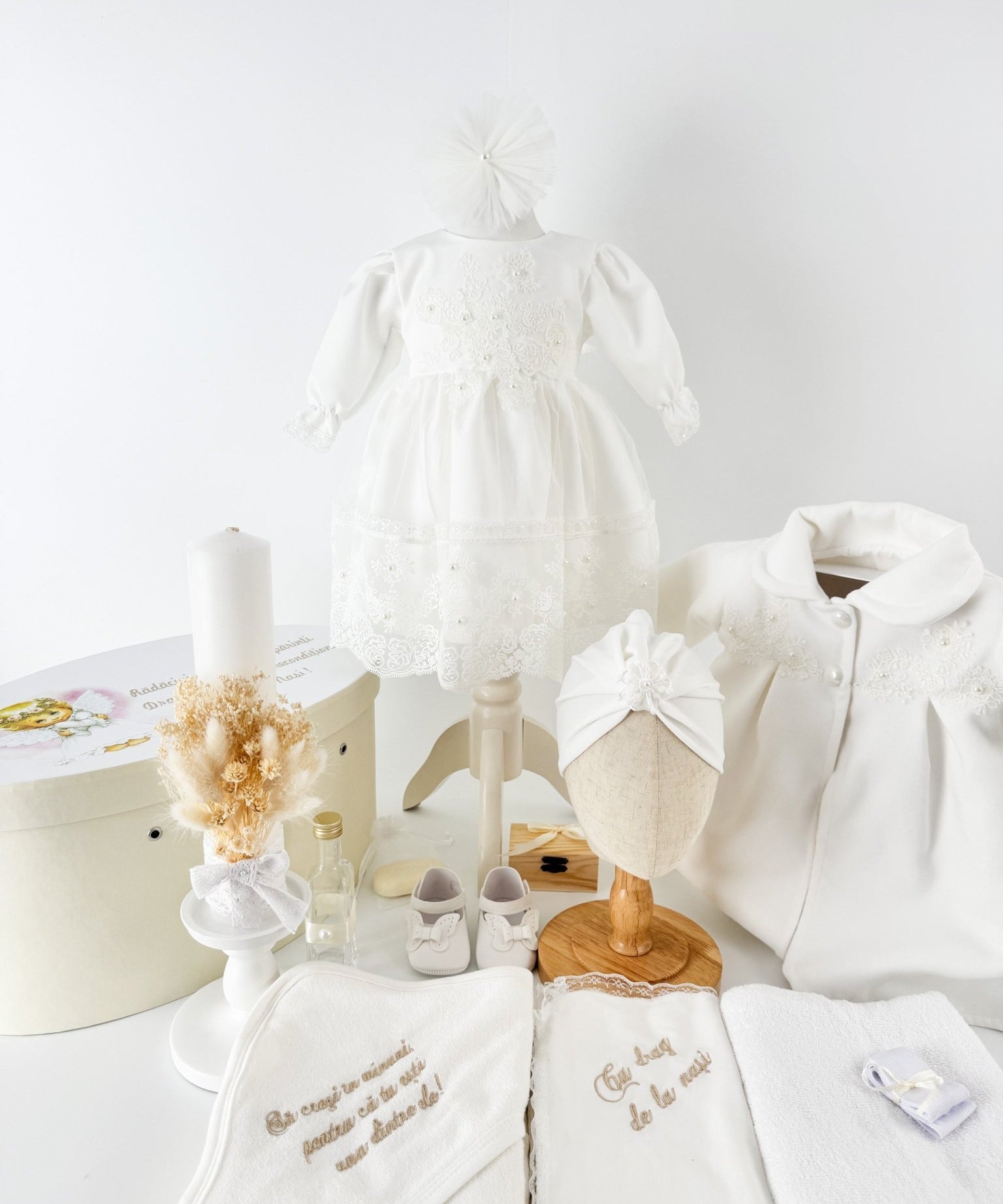 Trusou botez complet cu rochita eleganta si lumanare personalizata manual - Elenuta - Botez bebelusi