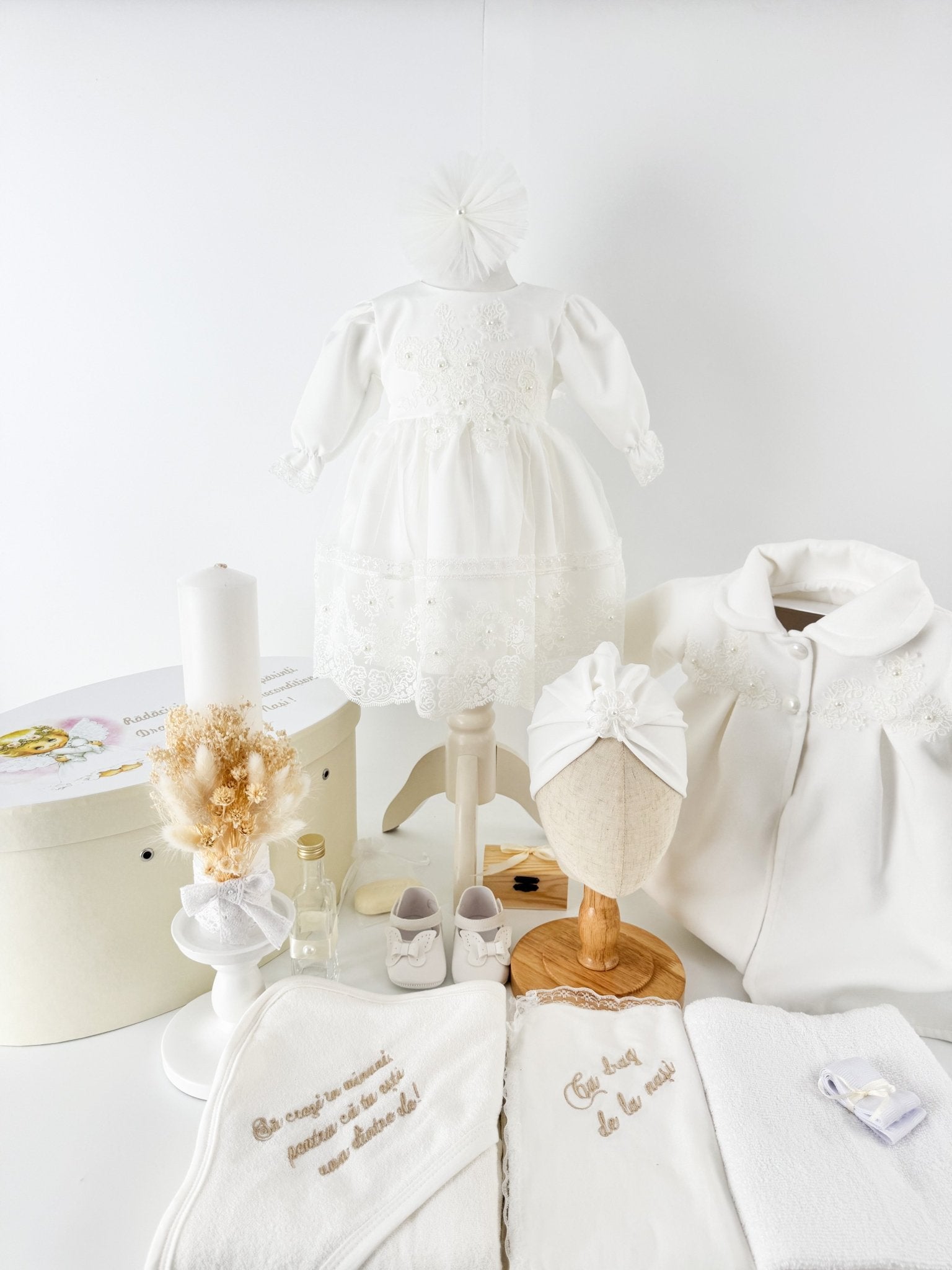 Trusou botez complet cu rochita eleganta si lumanare personalizata manual - Elenuta - Botez bebelusi