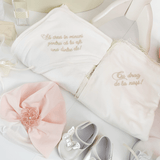 Trusou botez complet cu rochita eleganta si lumanare personalizata manual - Eloise - Botez bebelusi
