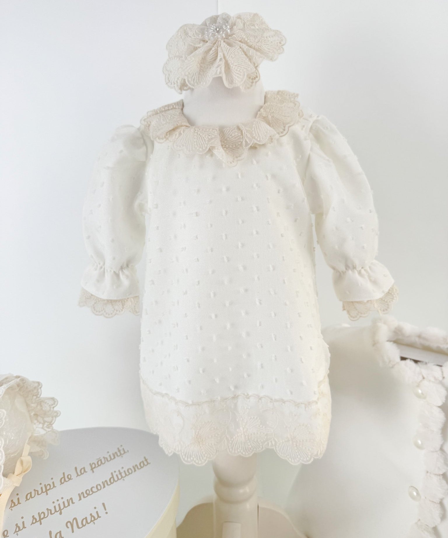 Trusou botez complet cu rochita eleganta si lumanare personalizata manual - Florica - Botez bebelusi