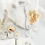 Trusou botez complet cu rochita eleganta si lumanare personalizata manual - Florica - Botez bebelusi
