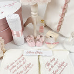 Trusou botez complet cu rochita eleganta si lumanare personalizata manual - Floricica - Botez bebelusi