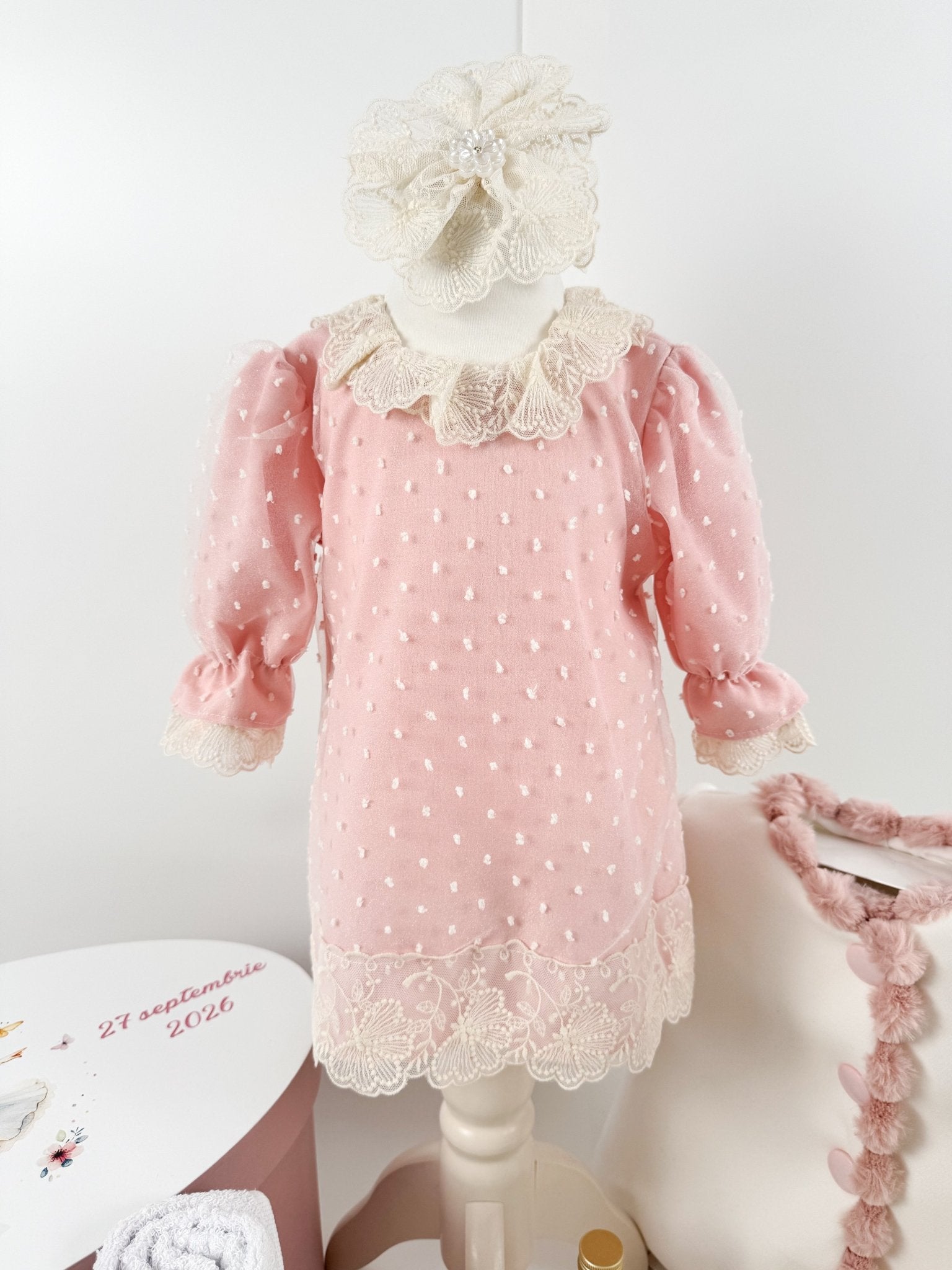Trusou botez complet cu rochita eleganta si lumanare personalizata manual - Floricica - Botez bebelusi