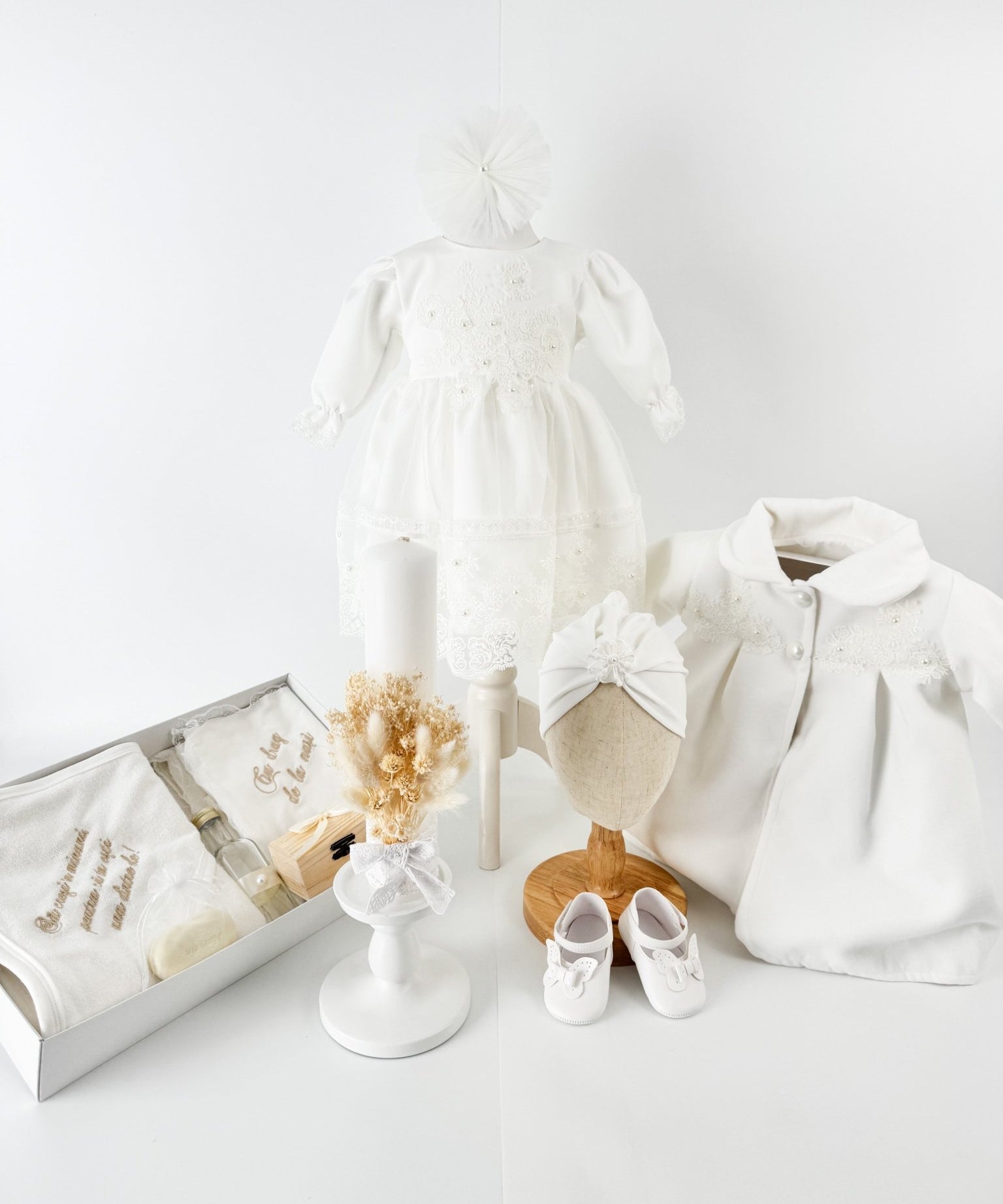 Trusou botez complet cu rochita eleganta si lumanare personalizata manual - Ioana - Botez bebelusi