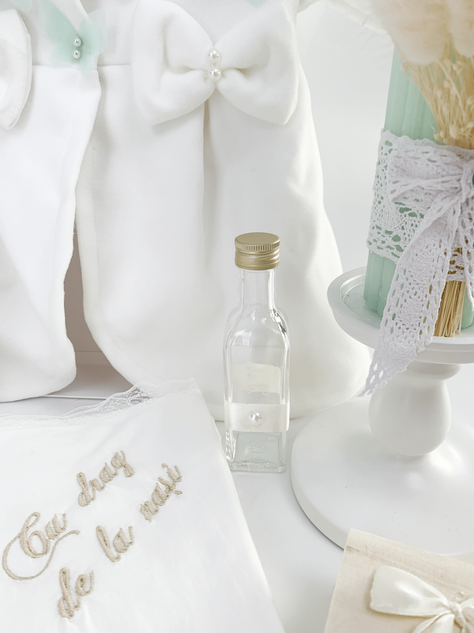 Trusou botez complet cu rochita eleganta si lumanare personalizata manual - Ionita - Botez bebelusi
