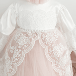 Trusou botez complet cu rochita eleganta si lumanare personalizata manual - Leah - Botez bebelusi