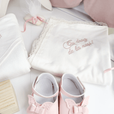 Trusou botez complet cu rochita eleganta si lumanare personalizata manual - Leah - Botez bebelusi