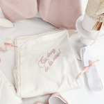 Trusou botez complet cu rochita eleganta si lumanare personalizata manual - Leah - Botez bebelusi