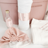 Trusou botez complet cu rochita eleganta si lumanare personalizata manual - Leah - Botez bebelusi