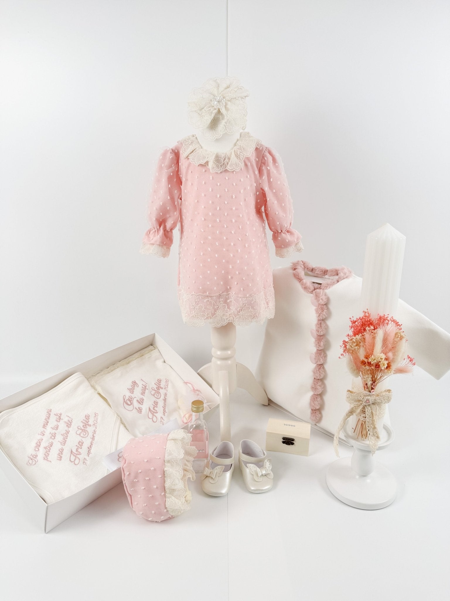 Trusou botez complet cu rochita eleganta si lumanare personalizata manual - Marioara - Botez bebelusi