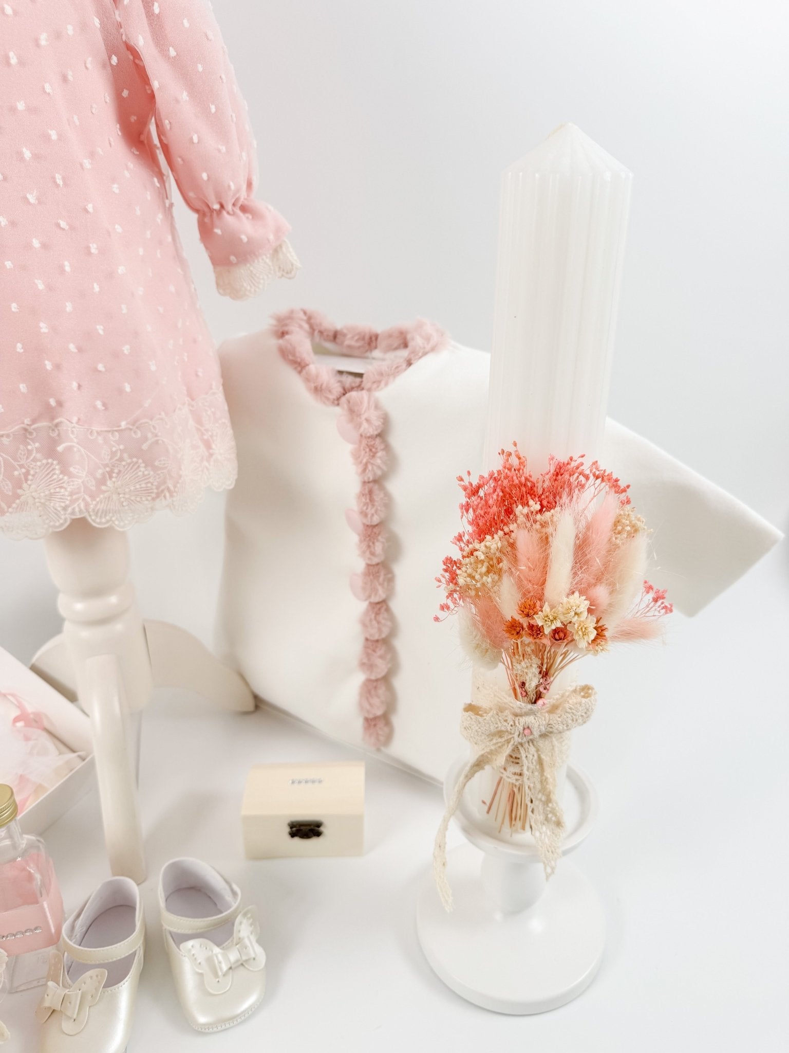Trusou botez complet cu rochita eleganta si lumanare personalizata manual - Marioara - Botez bebelusi