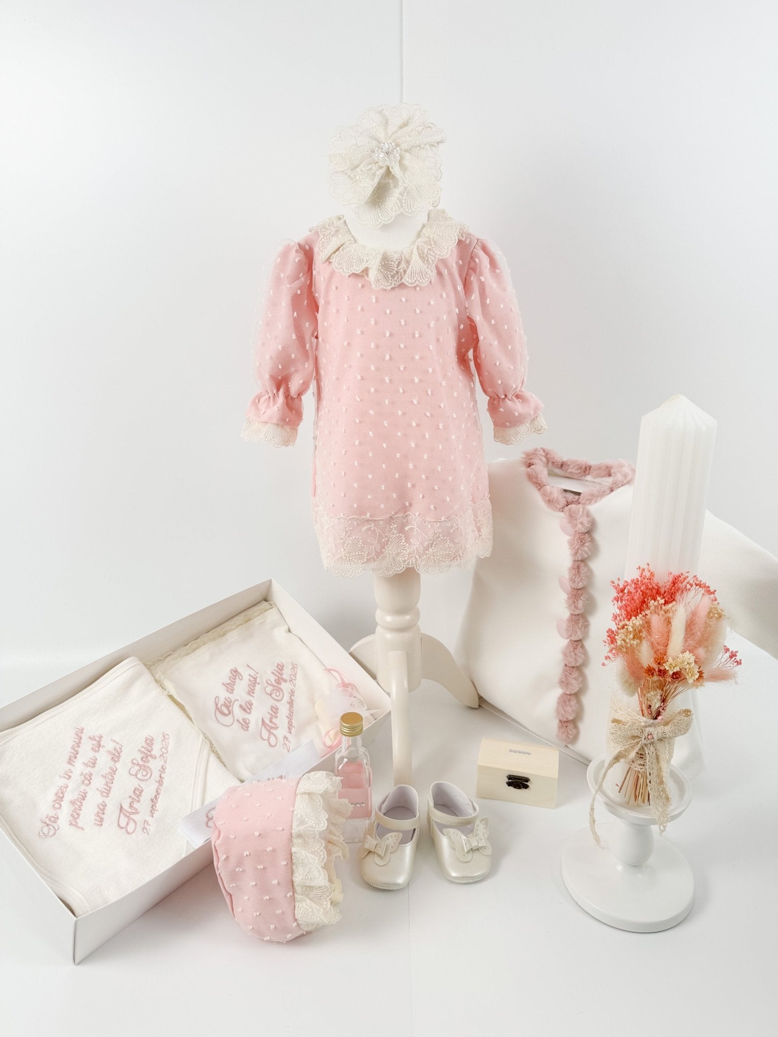 Trusou botez complet cu rochita eleganta si lumanare personalizata manual - Marioara - Botez bebelusi