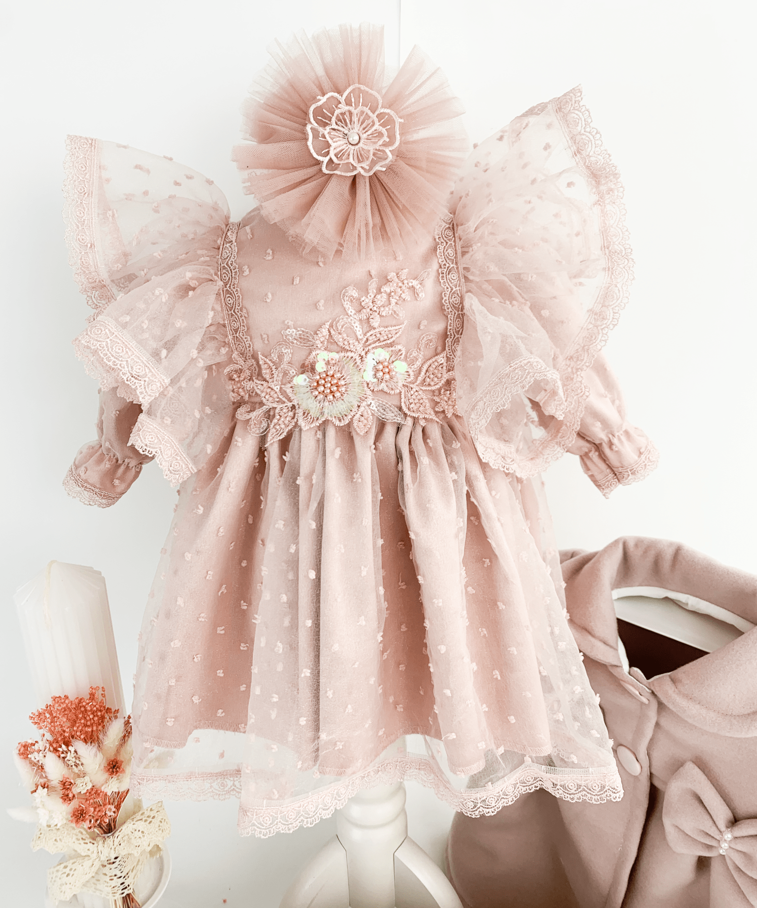 Trusou botez complet cu rochita eleganta si lumanare personalizata manual - Mirabel - Botez bebelusi
