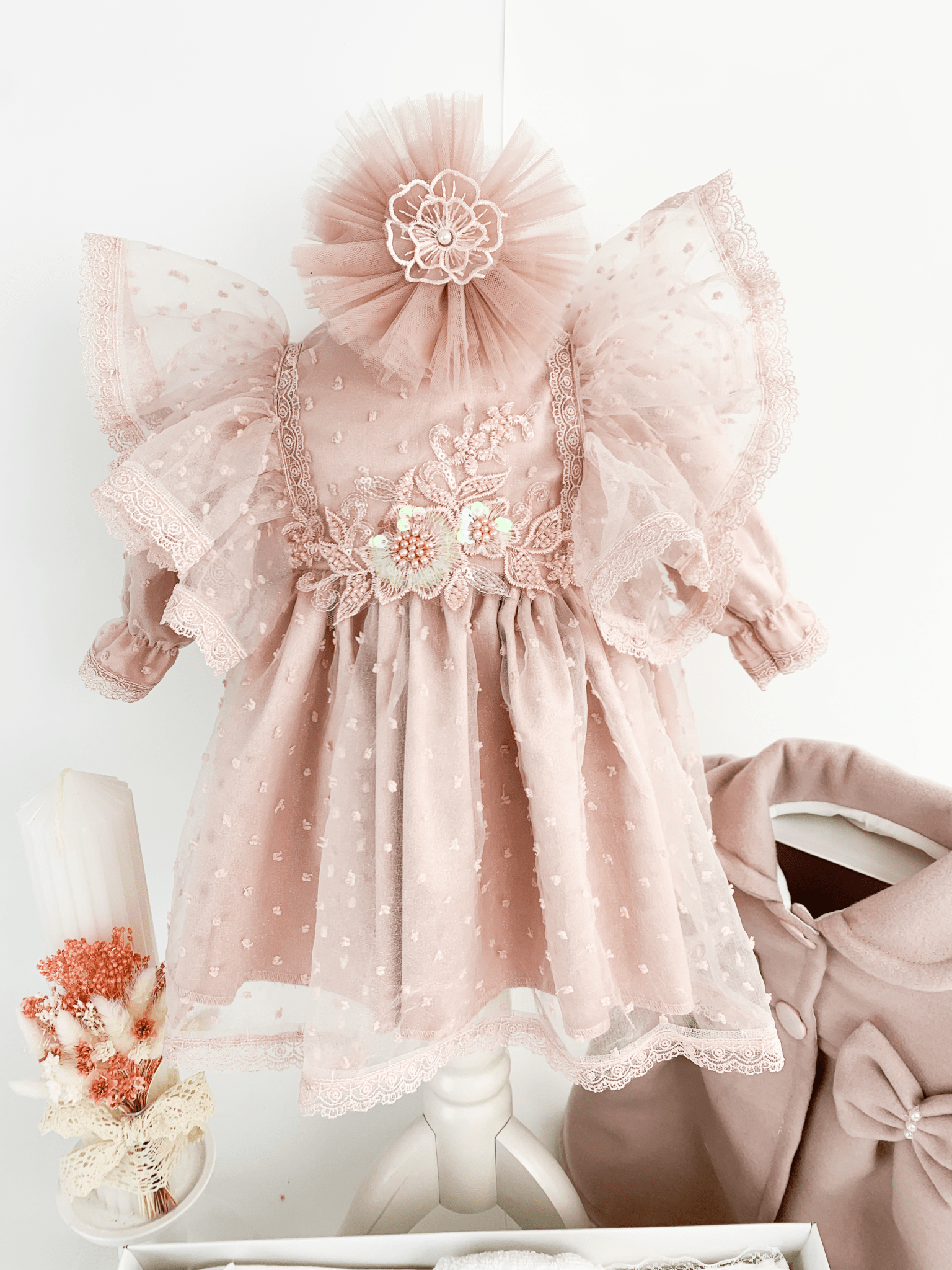 Trusou botez complet cu rochita eleganta si lumanare personalizata manual - Mirabel - Botez bebelusi
