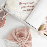 Trusou botez complet cu rochita eleganta si lumanare personalizata manual - Mirabel - Botez bebelusi