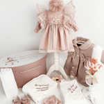 Trusou botez complet cu rochita eleganta si lumanare personalizata manual - Roxane - Botez bebelusi