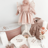 Trusou botez complet cu rochita eleganta si lumanare personalizata manual - Roxane - Botez bebelusi