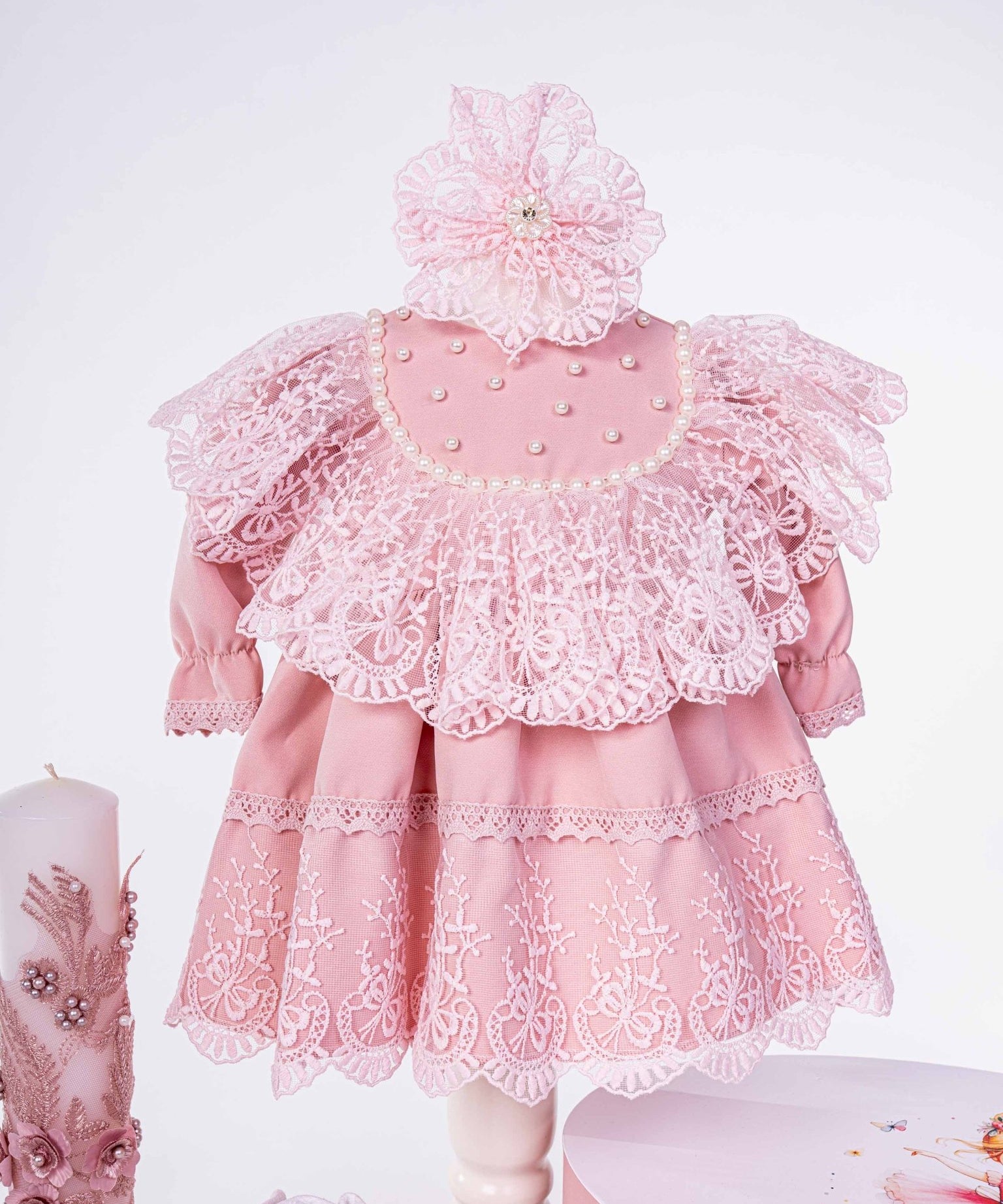 Trusou botez hand made cu rochita, lumanare si accesorii personalizate - Frederica - Botez bebelusi
