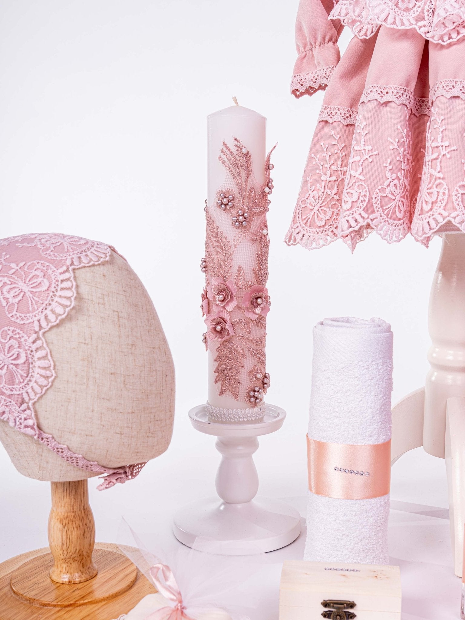 Trusou botez hand made cu rochita, lumanare si accesorii personalizate - Frederica - Botez bebelusi