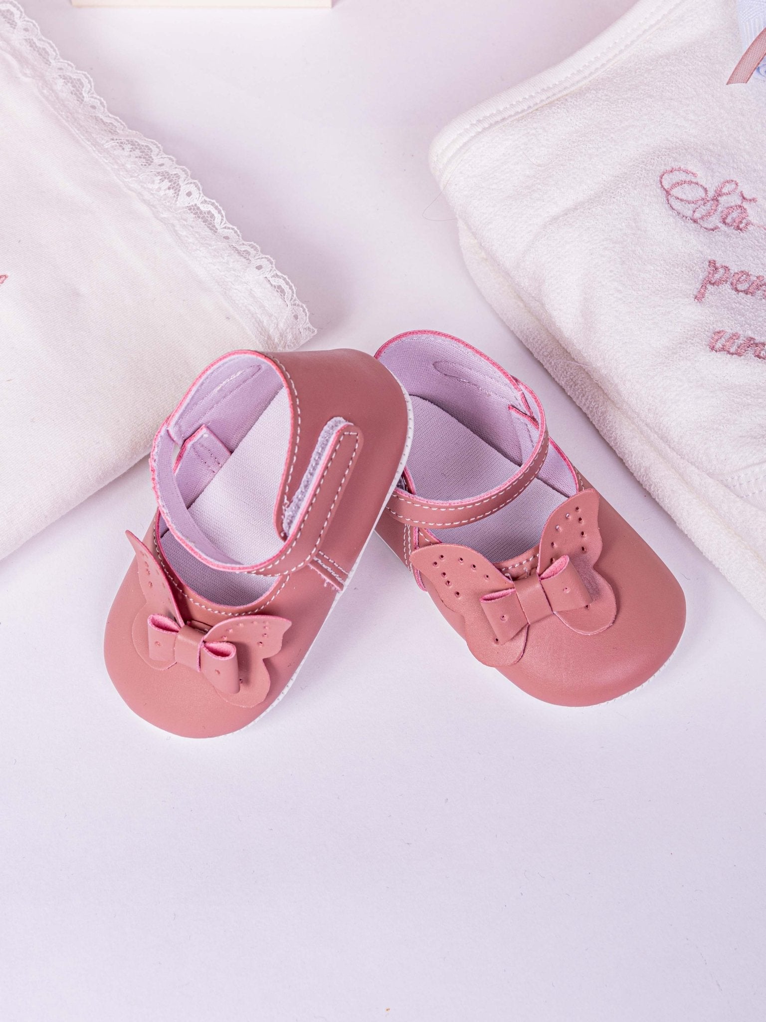 Trusou botez hand made cu rochita, lumanare si accesorii personalizate - Frederica - Botez bebelusi