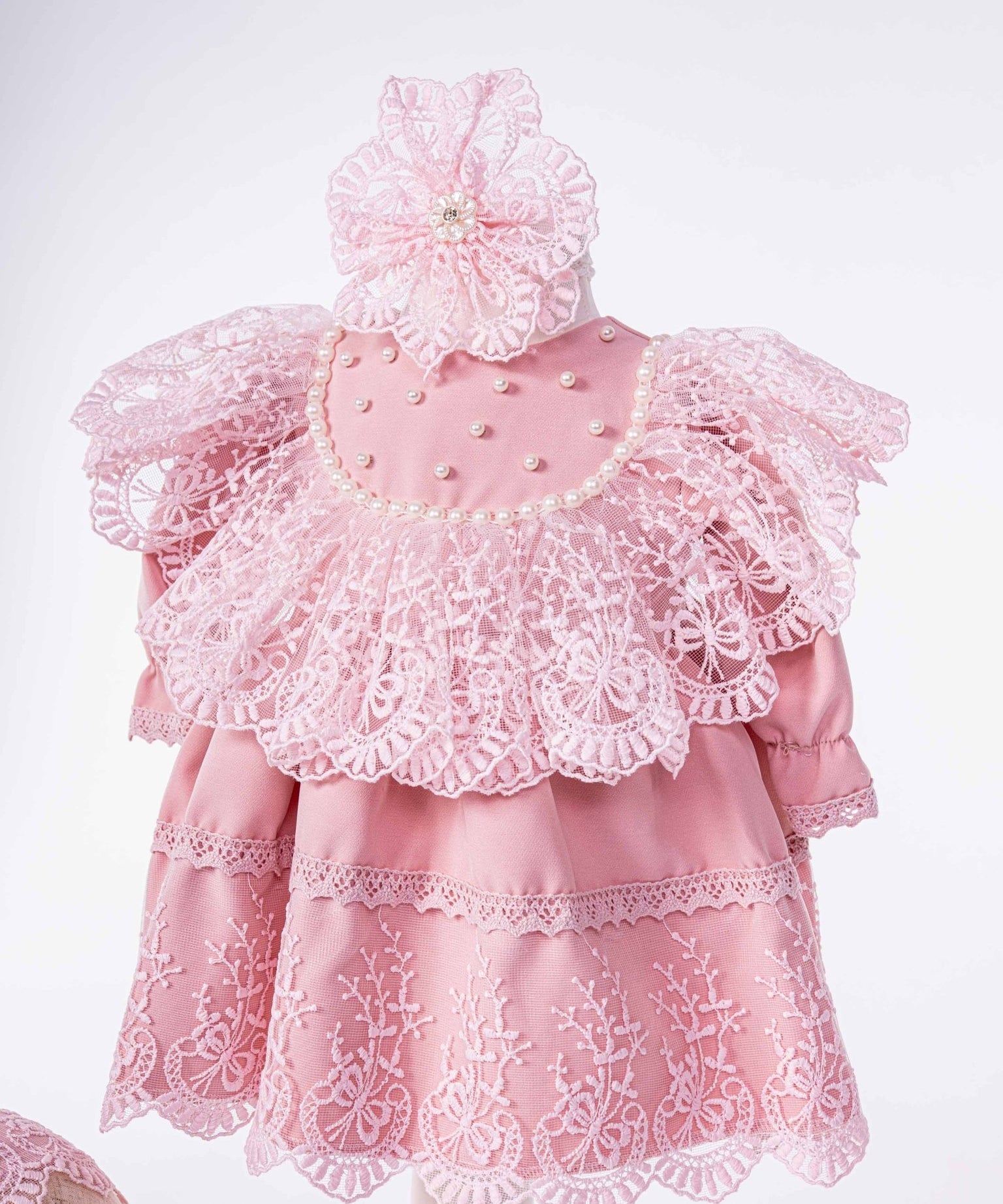 Trusou botez hand made cu rochita, lumanare si accesorii personalizate - Soraia - Botez bebelusi