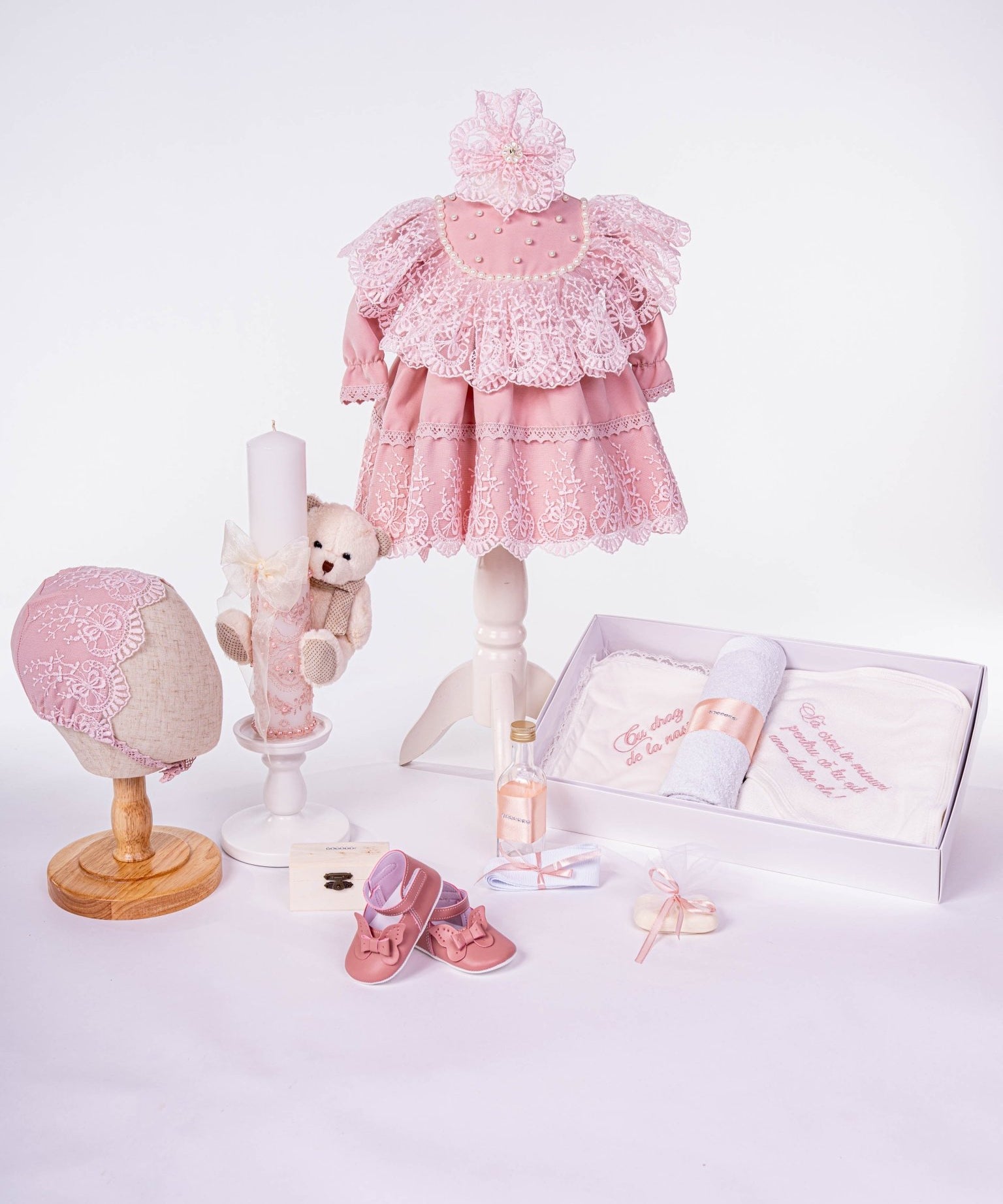 Trusou botez hand made cu rochita, lumanare si accesorii personalizate - Soraia - Botez bebelusi