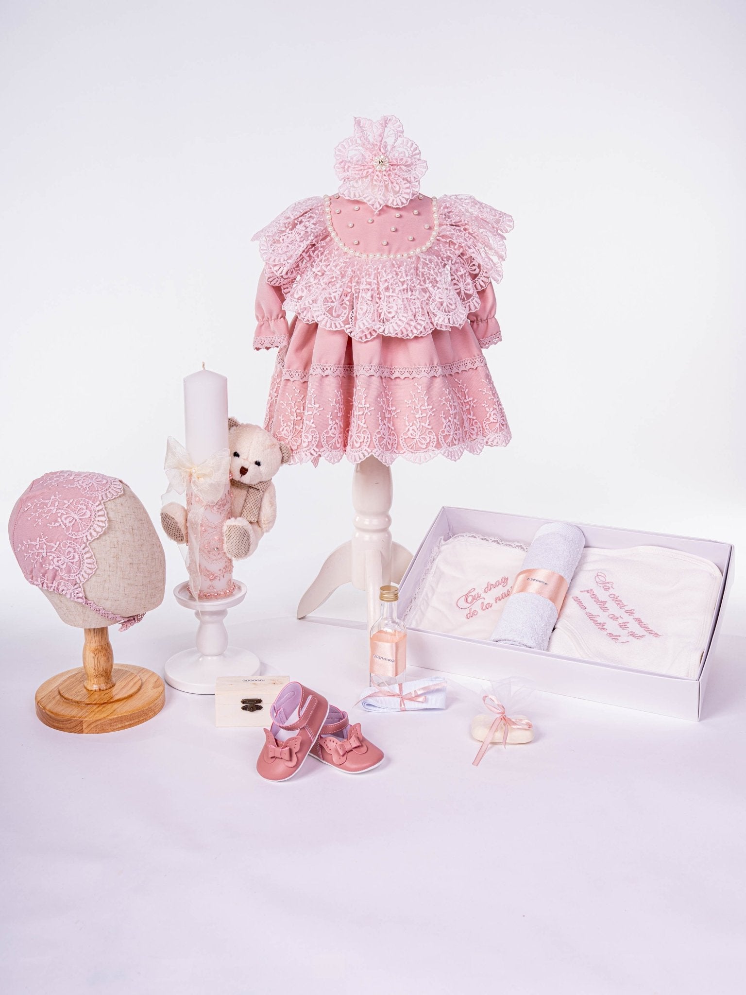 Trusou botez hand made cu rochita, lumanare si accesorii personalizate - Soraia - Botez bebelusi