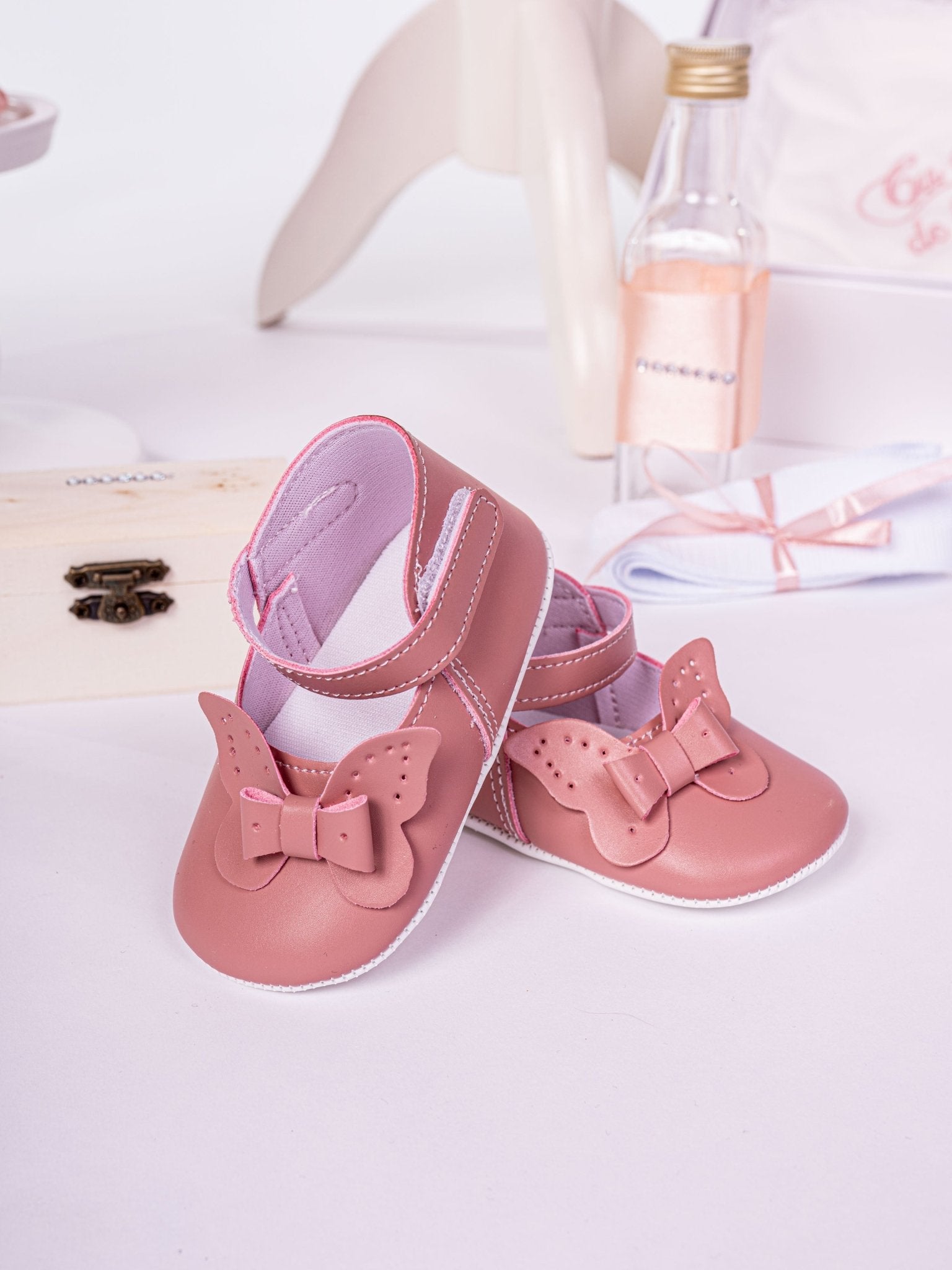 Trusou botez hand made cu rochita, lumanare si accesorii personalizate - Soraia - Botez bebelusi