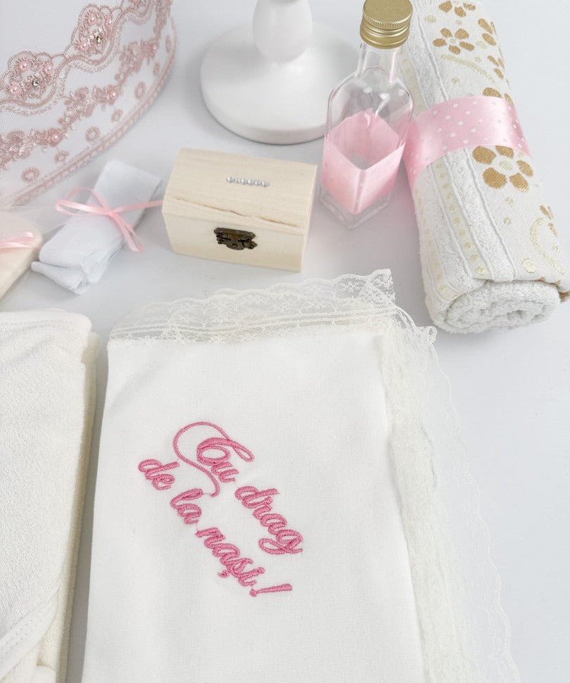 Trusou complet fetita roz cu fluturasi - Botez bebelusi