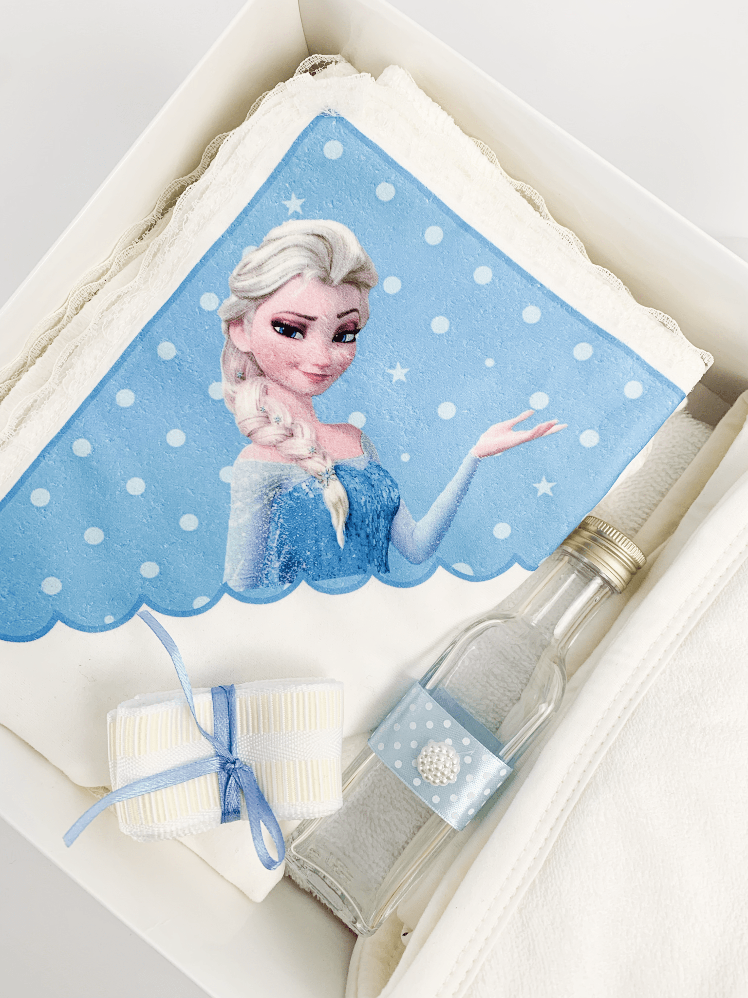 Trusou cu lumanare botez fetita Elsa - Botez bebelusi