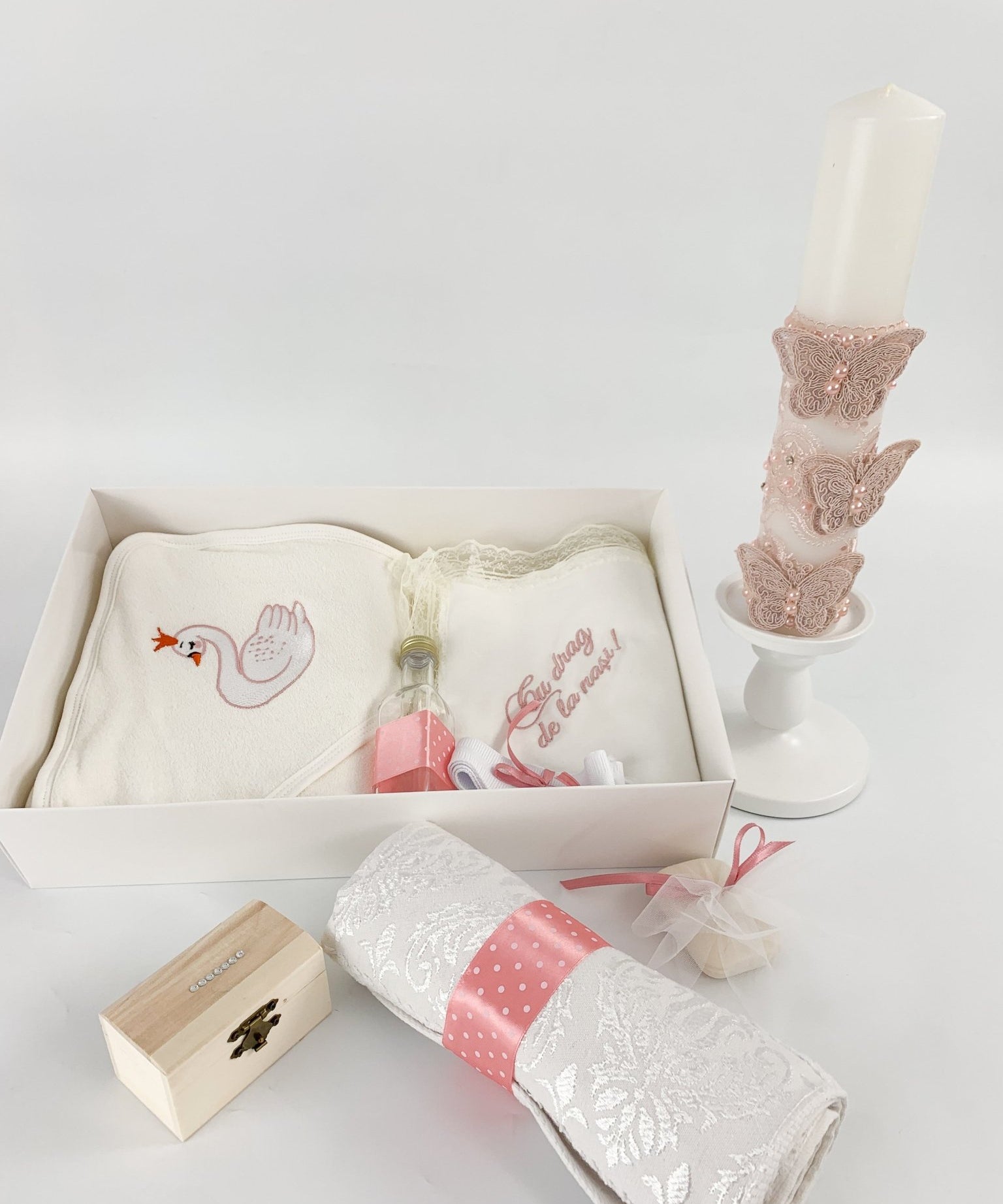 Trusou fetita roz cu lebada - Botez bebelusi